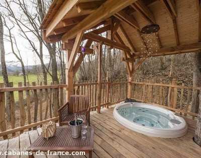 Cabane Dans Les Arbres 64 Avec Jacuzzi