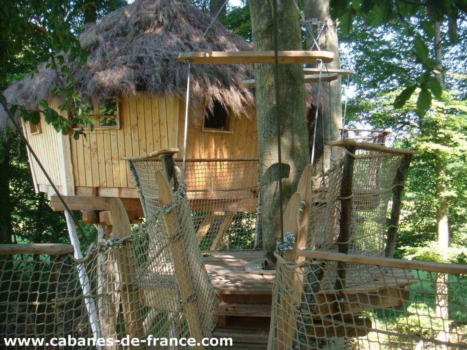 cabane des sous bois cabane dans les arbres en haute cabane des sous bois cabane dans les arbres en haute