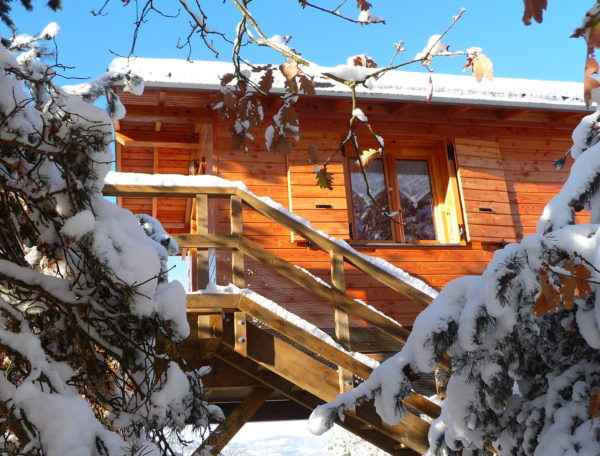 cabane sous la neige E