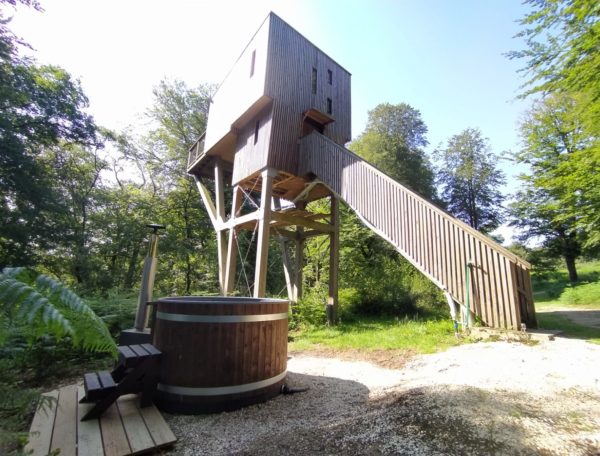 cabane dans les arbres spa hebergement insolite