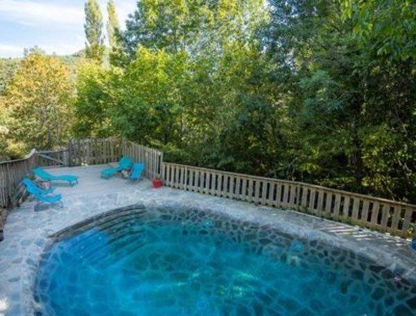 piscine-Ma p-tite-Cabane-en Lozère