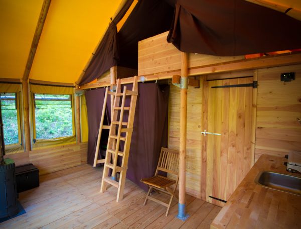 Cabane-interieur2-bivouac-nature