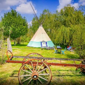 Au-Bonheur-Nomade-Tipi-Indien-Exterieur-1-1-scaled
