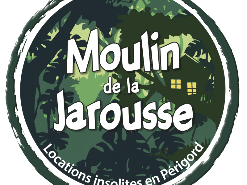 Moulin de la Jarousse : hébergement insolite en Périgord, entouré de verdure luxuriante.