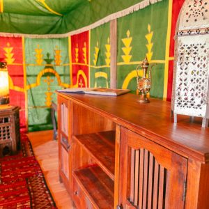 Au-Bonheur-Nomade-Interieur-Tente-Caidale-Marocaine-3-10m