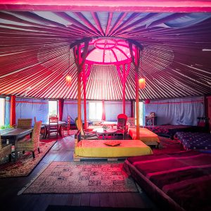 Au-Bonheur-Nomade-Magic-yourte-interieur-porte