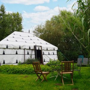 Au-Bonheur-Nomade-Tente-Caidale-Exterieur-3-mini