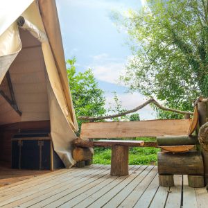 Au-Bonheur-Nomade-Tipi-Trappeur-Exterieur-1-mini