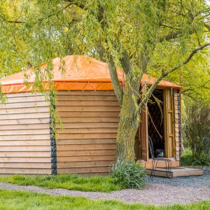 Au-Bonheur-Nomade-Yourte-Orange-Exterieur-1