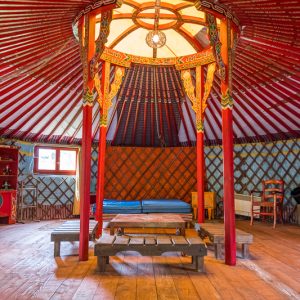 Au-Bonheur-Nomade-Yourte-Rouge-Interieur
