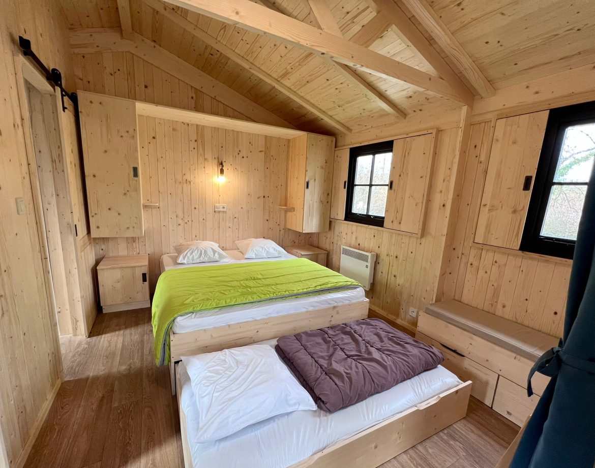 Auvergne-Rhône-Alpes - Hébergement insolite