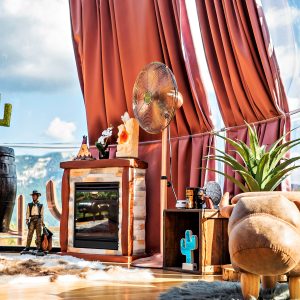 Hébergement insolite : intérieur coloré avec des rideaux amples, un ventilateur vintage et des