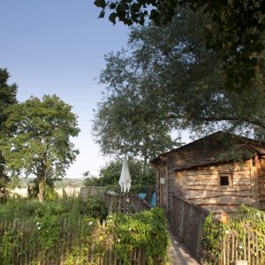Cabane-sur-eau-romantique_010