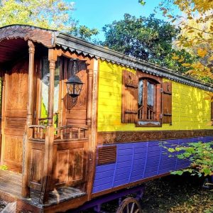 roulotte-en-automne-ecolodge