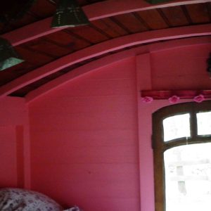 roulotte-gypsie-détail-lit