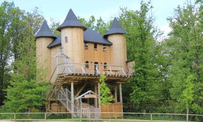 Château dans les branches 10 personnes – Domaine de Dienné