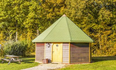 Yourtes Isba 6 personnes – Domaine de Dienné