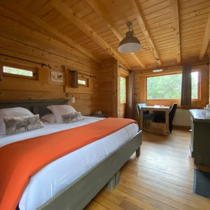 1 LesCabanesdanslesBois Carcassonne insolite Fuste (9)