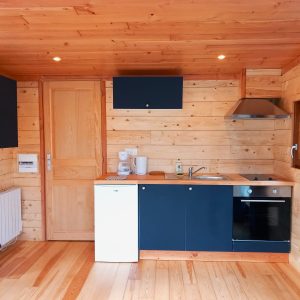 Domaine du Balbuzard – Cabane de la foret cuisine 2