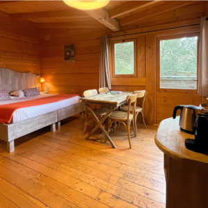 LesCabanesdanslesBois Carcassonne insolite Refuge (1)