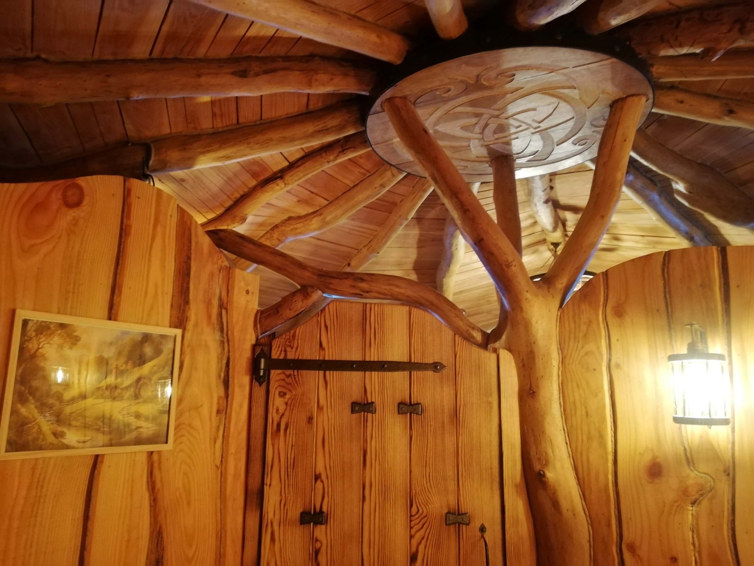cabane-hobbit-chambre-romantique-vienne-futuroscope