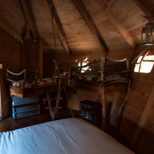 robin-des-bois-lit-bebe-ok-scaled-e1774462820979