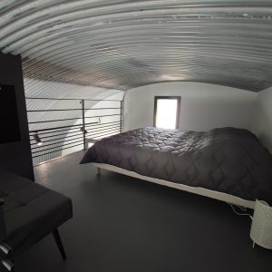 Viprefuge.com-hebergement insolite lot-interieur -chambre mezza (18)