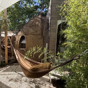 la-ciotat-cabane-le-nid-marin-vue-densemble-hamac