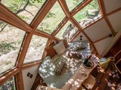 La Pomme de Pin Perchée, cabane romantique pour 2 – vue 3