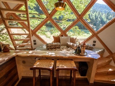 La Pomme de Pin Perchée, cabane romantique pour 2 – vue 4