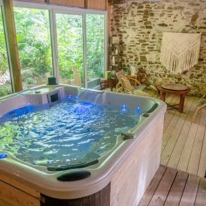 ABN-Au-Bonheur-Nomade-Jacuzzi-espace-bien-être-detente(-10mo)
