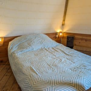 ABN – Au Bonheur Nomade – Tipi Trappeur – Vue du lit double